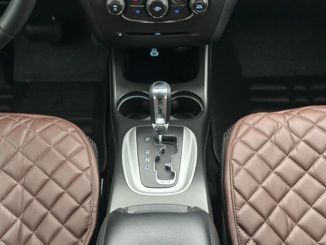 Белый Додж Джорни, объемом двигателя 2.4 л и пробегом 49 тыс. км за 13350 $, фото 13 на Automoto.ua