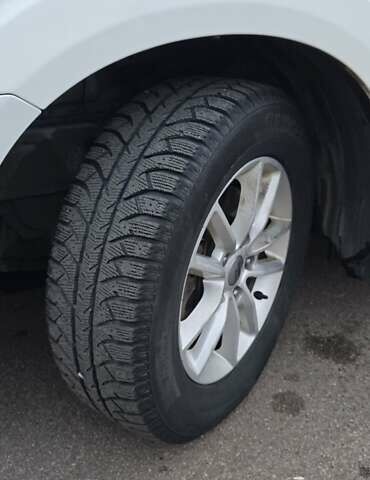 Белый Додж Джорни, объемом двигателя 2.4 л и пробегом 198 тыс. км за 12400 $, фото 1 на Automoto.ua