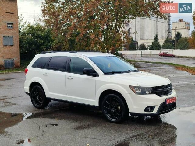 Белый Додж Джорни, объемом двигателя 2.36 л и пробегом 168 тыс. км за 11700 $, фото 6 на Automoto.ua