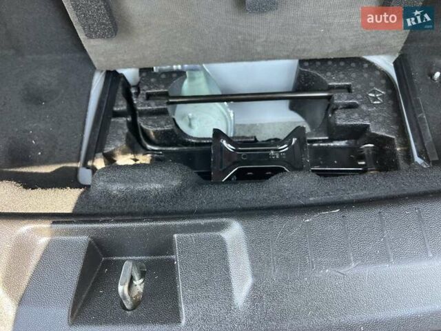 Белый Додж Джорни, объемом двигателя 2.36 л и пробегом 152 тыс. км за 12499 $, фото 24 на Automoto.ua