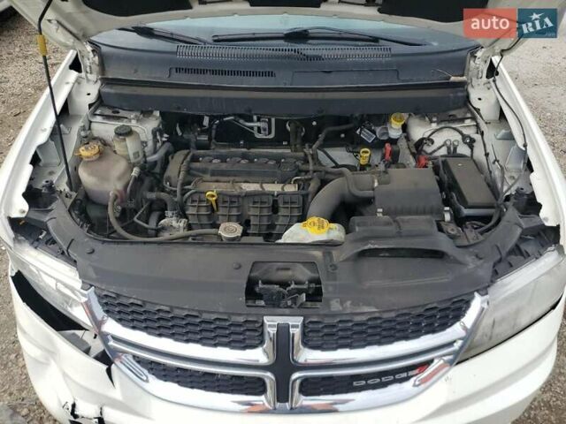 Белый Додж Джорни, объемом двигателя 2.36 л и пробегом 59 тыс. км за 1800 $, фото 11 на Automoto.ua