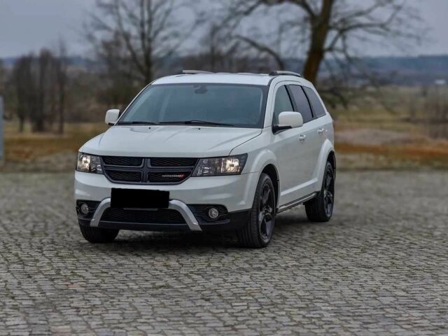 Белый Додж Джорни, объемом двигателя 3.6 л и пробегом 128 тыс. км за 8200 $, фото 2 на Automoto.ua