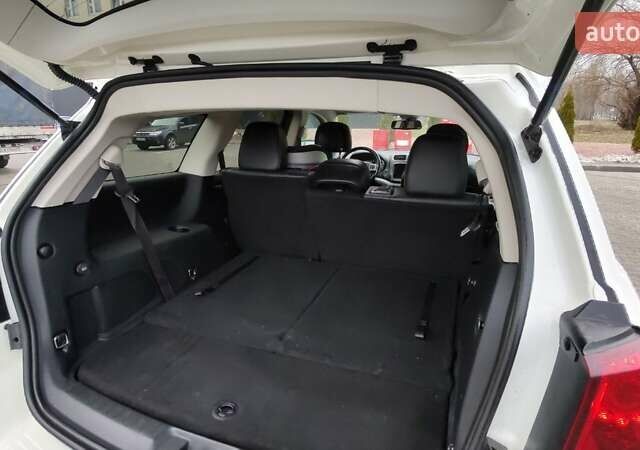 Белый Додж Джорни, объемом двигателя 3.6 л и пробегом 144 тыс. км за 15000 $, фото 3 на Automoto.ua