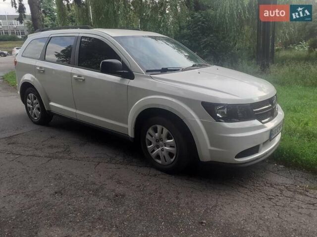 Белый Додж Джорни, объемом двигателя 2.36 л и пробегом 124 тыс. км за 11800 $, фото 7 на Automoto.ua