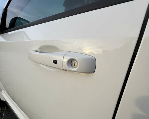 Белый Додж Джорни, объемом двигателя 2.36 л и пробегом 176 тыс. км за 13200 $, фото 10 на Automoto.ua