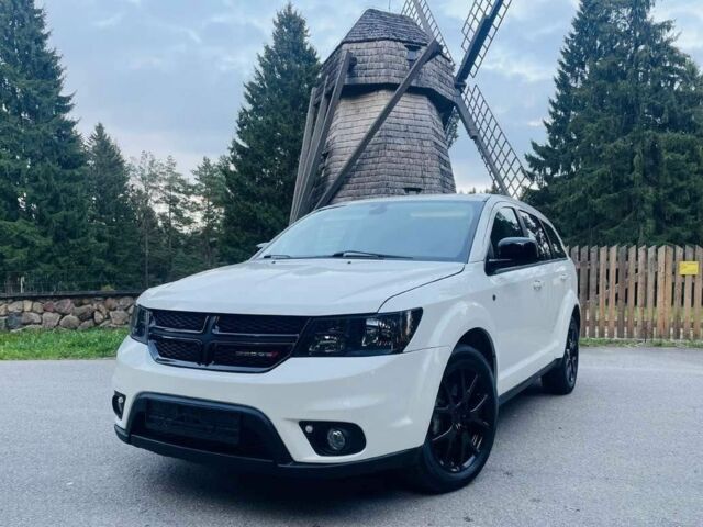 Белый Додж Джорни, объемом двигателя 0 л и пробегом 88 тыс. км за 8800 $, фото 1 на Automoto.ua