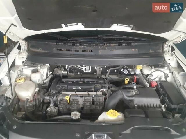 Белый Додж Джорни, объемом двигателя 2.36 л и пробегом 124 тыс. км за 11800 $, фото 27 на Automoto.ua