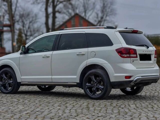 Белый Додж Джорни, объемом двигателя 3.6 л и пробегом 128 тыс. км за 8200 $, фото 6 на Automoto.ua