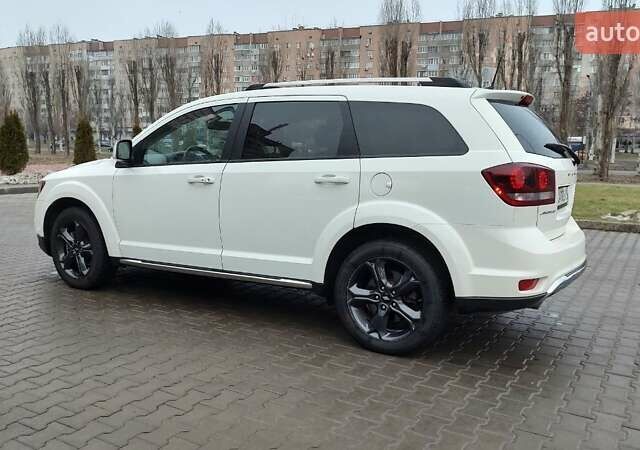 Белый Додж Джорни, объемом двигателя 3.6 л и пробегом 144 тыс. км за 15000 $, фото 5 на Automoto.ua