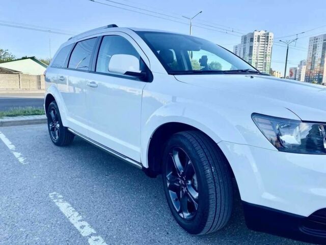 Белый Додж Джорни, объемом двигателя 2.4 л и пробегом 127 тыс. км за 10500 $, фото 7 на Automoto.ua