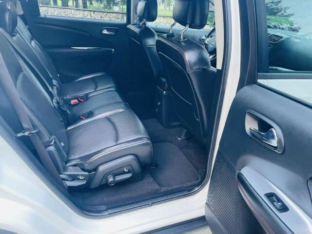 Белый Додж Джорни, объемом двигателя 0 л и пробегом 88 тыс. км за 8800 $, фото 8 на Automoto.ua