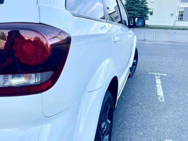 Белый Додж Джорни, объемом двигателя 2.4 л и пробегом 127 тыс. км за 10500 $, фото 10 на Automoto.ua