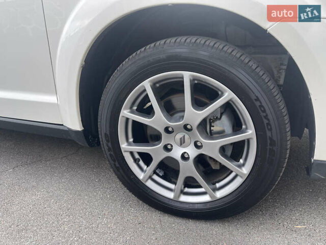 Білий Додж Джорні, об'ємом двигуна 3.6 л та пробігом 99 тис. км за 17700 $, фото 8 на Automoto.ua