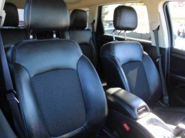 Белый Додж Джорни, объемом двигателя 3.6 л и пробегом 35 тыс. км за 9500 $, фото 9 на Automoto.ua