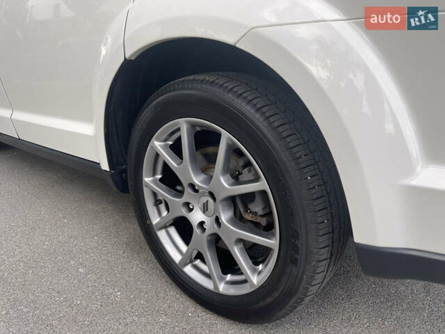 Білий Додж Джорні, об'ємом двигуна 3.6 л та пробігом 99 тис. км за 17700 $, фото 10 на Automoto.ua