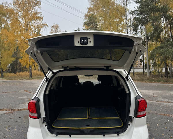 Додж Джорни 2019 в Ахтырке на Automoto.ua Белый Додж Джорни, объемом двигателя 2.36 л и пробегом 70 тыс. км за 17000 $, фото 3 на Automoto.ua