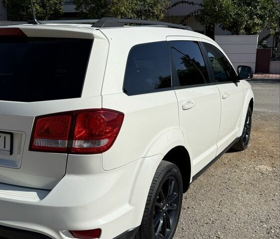 Белый Додж Джорни, объемом двигателя 2.4 л и пробегом 80 тыс. км за 14000 $, фото 20 на Automoto.ua