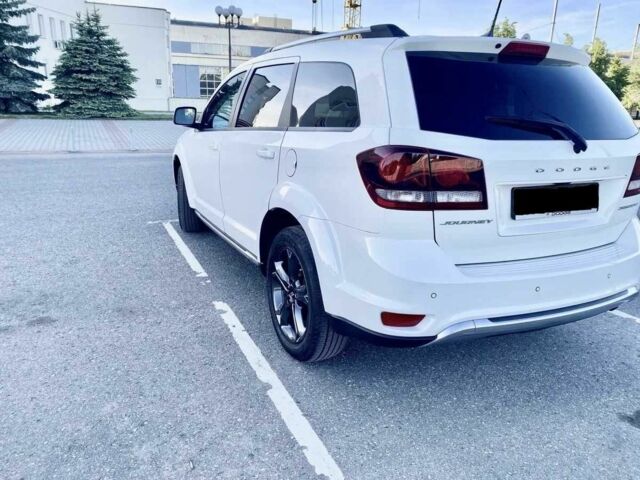 Белый Додж Джорни, объемом двигателя 2.4 л и пробегом 127 тыс. км за 10500 $, фото 3 на Automoto.ua