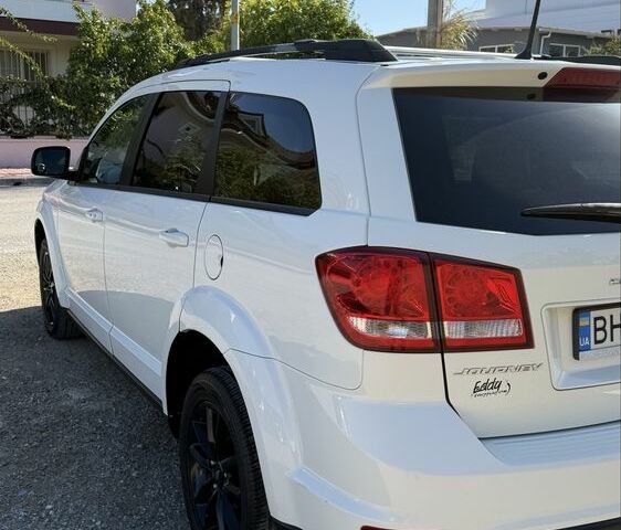 Белый Додж Джорни, объемом двигателя 2.4 л и пробегом 80 тыс. км за 14000 $, фото 16 на Automoto.ua