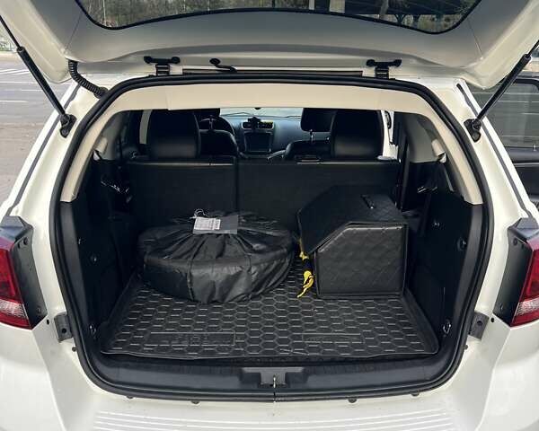 Додж Джорни 2019 в Киеве на Automoto.ua Белый Додж Джорни, объемом двигателя 3.6 л и пробегом 144 тыс. км за 14300 $, фото 17 на Automoto.ua