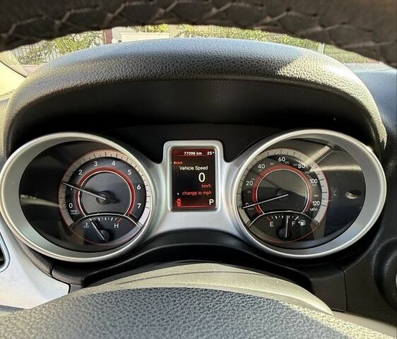 Белый Додж Джорни, объемом двигателя 2.4 л и пробегом 80 тыс. км за 14000 $, фото 11 на Automoto.ua