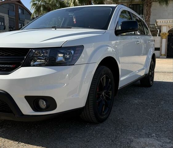 Белый Додж Джорни, объемом двигателя 2.4 л и пробегом 80 тыс. км за 14000 $, фото 17 на Automoto.ua