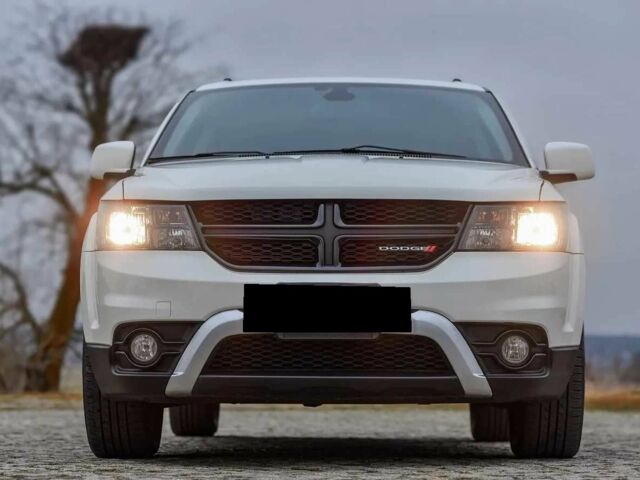 Белый Додж Джорни, объемом двигателя 3.6 л и пробегом 128 тыс. км за 8200 $, фото 1 на Automoto.ua