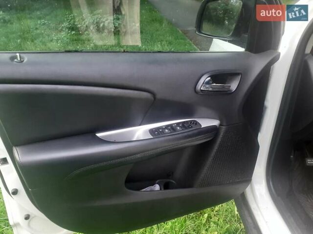 Белый Додж Джорни, объемом двигателя 2.36 л и пробегом 124 тыс. км за 11800 $, фото 10 на Automoto.ua