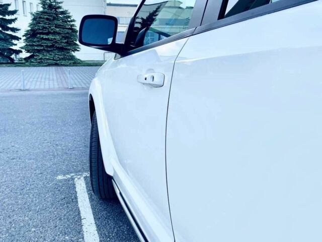 Белый Додж Джорни, объемом двигателя 2.4 л и пробегом 127 тыс. км за 10500 $, фото 11 на Automoto.ua