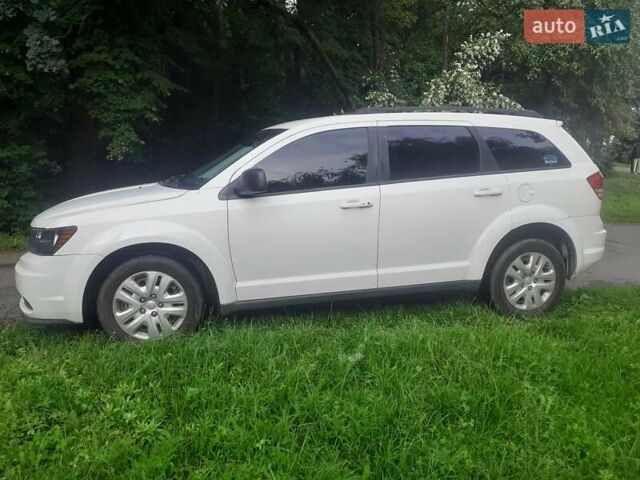 Белый Додж Джорни, объемом двигателя 2.36 л и пробегом 124 тыс. км за 11800 $, фото 2 на Automoto.ua