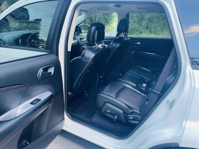 Белый Додж Джорни, объемом двигателя 0 л и пробегом 88 тыс. км за 8800 $, фото 9 на Automoto.ua