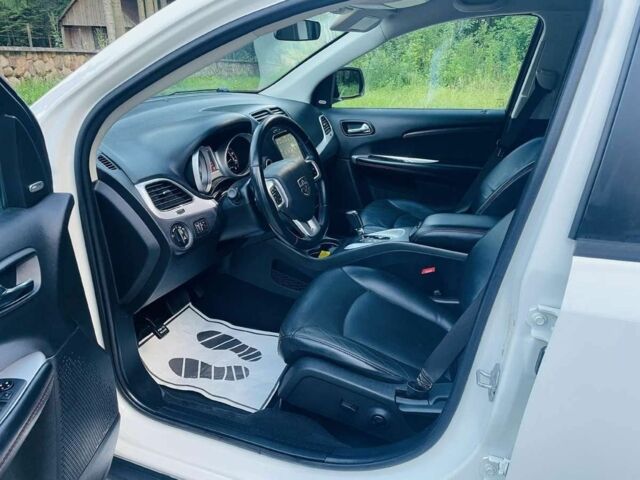 Белый Додж Джорни, объемом двигателя 0 л и пробегом 88 тыс. км за 8800 $, фото 6 на Automoto.ua