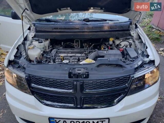 Белый Додж Джорни, объемом двигателя 2.36 л и пробегом 126 тыс. км за 11900 $, фото 11 на Automoto.ua