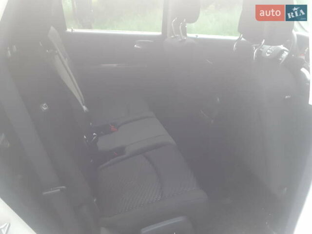 Белый Додж Джорни, объемом двигателя 2.36 л и пробегом 124 тыс. км за 11800 $, фото 22 на Automoto.ua