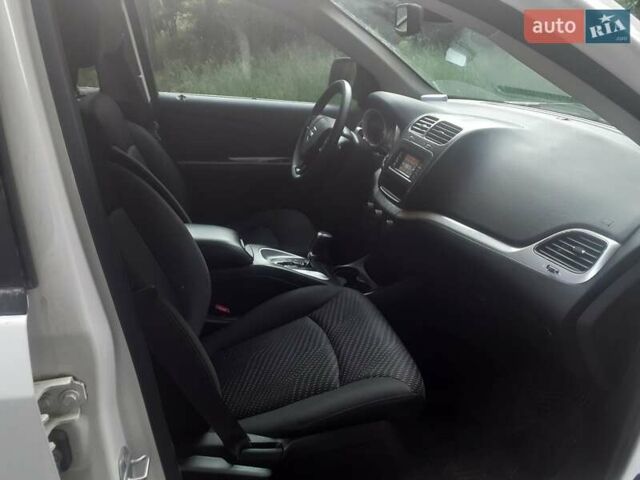 Белый Додж Джорни, объемом двигателя 2.36 л и пробегом 124 тыс. км за 11800 $, фото 20 на Automoto.ua