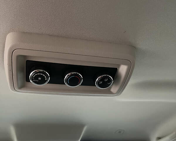 Белый Додж Джорни, объемом двигателя 2.36 л и пробегом 176 тыс. км за 13200 $, фото 12 на Automoto.ua