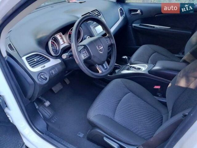 Белый Додж Джорни, объемом двигателя 2.36 л и пробегом 126 тыс. км за 11900 $, фото 10 на Automoto.ua