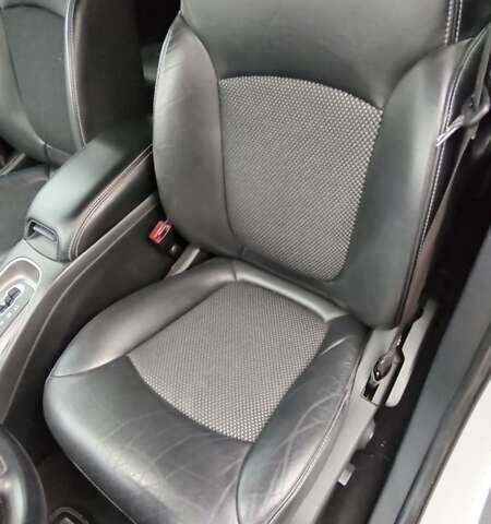 Белый Додж Джорни, объемом двигателя 3.6 л и пробегом 144 тыс. км за 15000 $, фото 22 на Automoto.ua