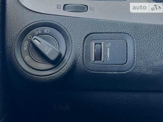 Белый Додж Джорни, объемом двигателя 0 л и пробегом 122 тыс. км за 3000 $, фото 18 на Automoto.ua