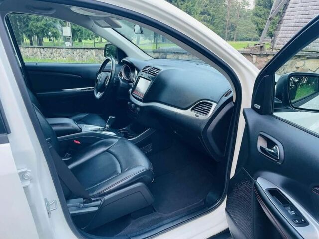 Белый Додж Джорни, объемом двигателя 0 л и пробегом 88 тыс. км за 8800 $, фото 7 на Automoto.ua