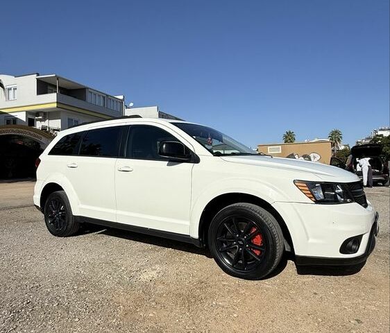 Белый Додж Джорни, объемом двигателя 2.4 л и пробегом 80 тыс. км за 14000 $, фото 6 на Automoto.ua