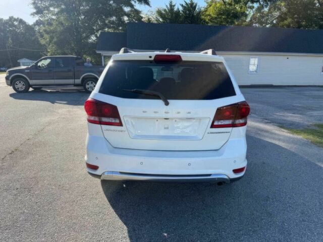 Белый Додж Джорни, объемом двигателя 2.4 л и пробегом 38 тыс. км за 13000 $, фото 6 на Automoto.ua