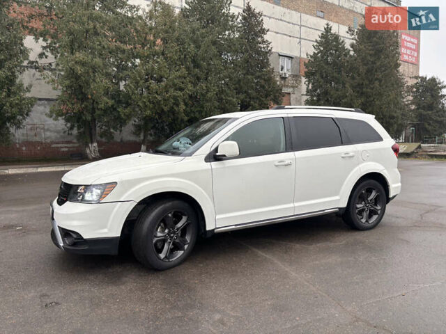 Белый Додж Джорни, объемом двигателя 2.36 л и пробегом 225 тыс. км за 10850 $, фото 4 на Automoto.ua