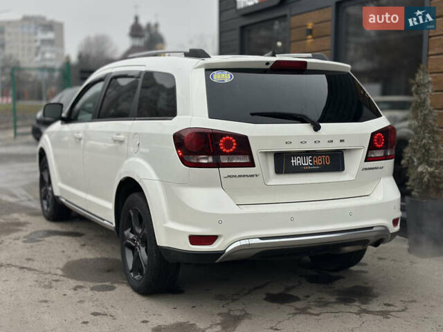 Белый Додж Джорни, объемом двигателя 2.36 л и пробегом 90 тыс. км за 13400 $, фото 12 на Automoto.ua