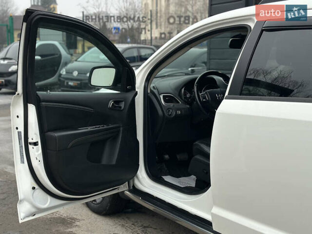 Белый Додж Джорни, объемом двигателя 2.36 л и пробегом 90 тыс. км за 13400 $, фото 21 на Automoto.ua