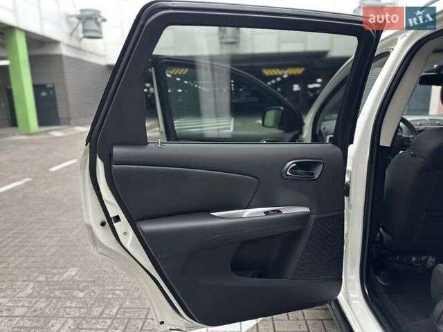 Додж Джорни 2020 в Киеве на Automoto.ua Белый Додж Джорни, объемом двигателя 2.4 л и пробегом 86 тыс. км за 15500 $, фото 29 на Automoto.ua