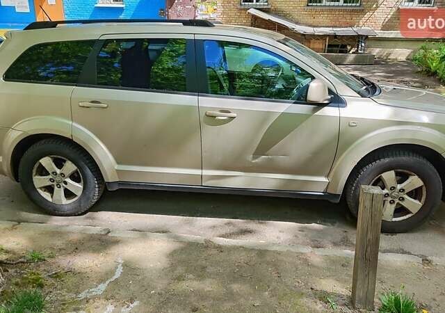 Бежевий Додж Джорні, об'ємом двигуна 2 л та пробігом 243 тис. км за 6000 $, фото 13 на Automoto.ua