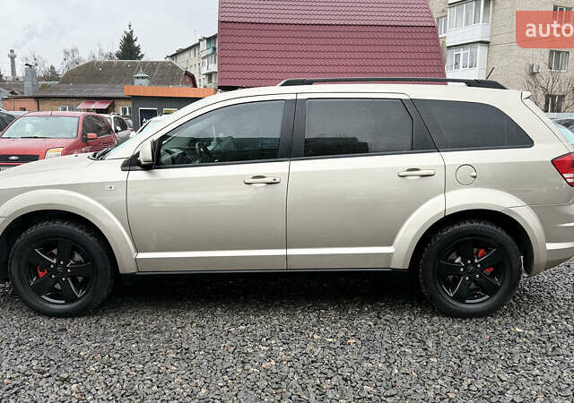 Бежевый Додж Джорни, объемом двигателя 1.97 л и пробегом 154 тыс. км за 8500 $, фото 6 на Automoto.ua