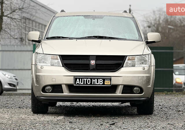 Бежевый Додж Джорни, объемом двигателя 1.97 л и пробегом 154 тыс. км за 8500 $, фото 3 на Automoto.ua