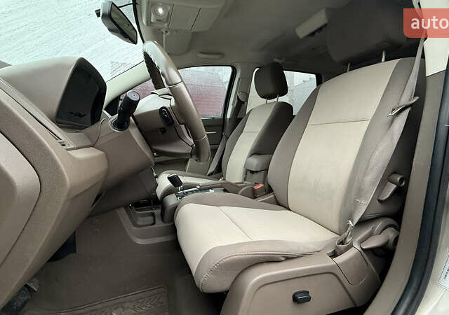 Бежевый Додж Джорни, объемом двигателя 1.97 л и пробегом 154 тыс. км за 8500 $, фото 16 на Automoto.ua